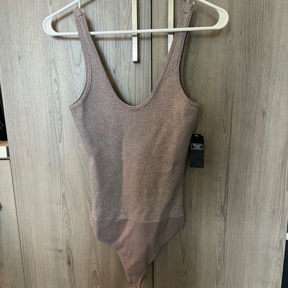 Abercrombie & fitch deep scoop knit bodysuit. New with tags - Picture 5 of 6